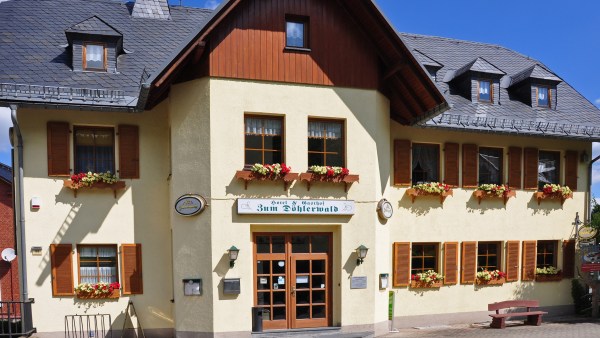 Gasthaus "Zum Döhlerwald", Straßenansicht