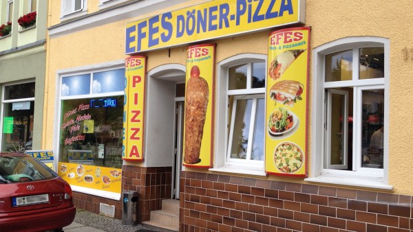 Außenansicht Efes, Pizza- und Dönerhaus